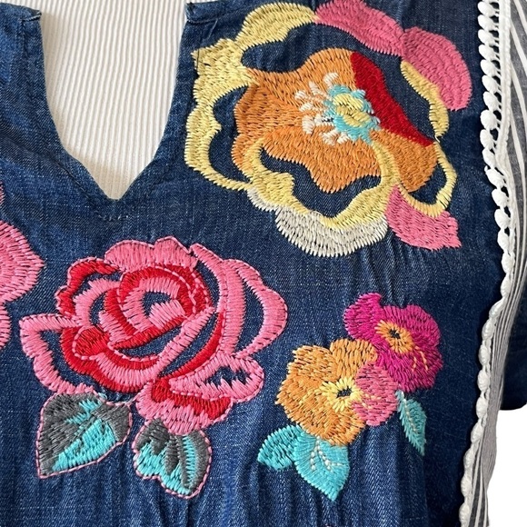 Andree by Unit Floral Embroidered Blue & White Striped Shrift Dress Size Medium - Picture 8 of 12